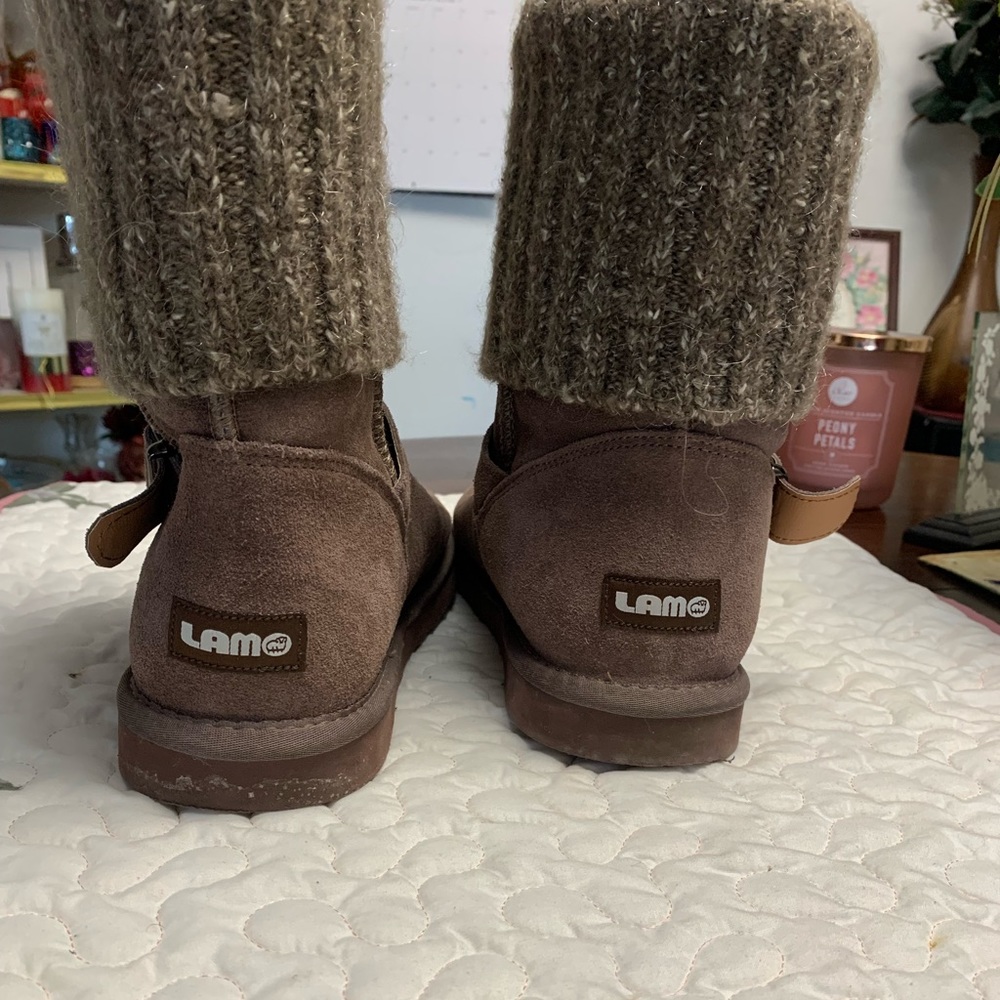 Lamo suede boots